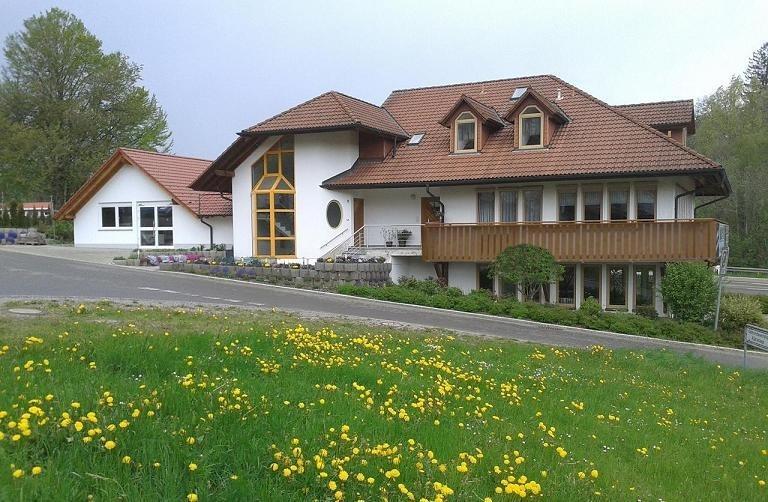 Dzt-Schwarzwaldhotel Garni Unterkirnach Екстериор снимка