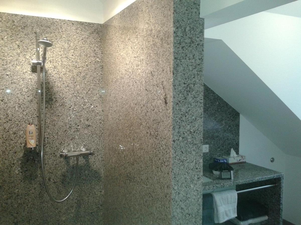 Dzt-Schwarzwaldhotel Garni Unterkirnach Стая снимка